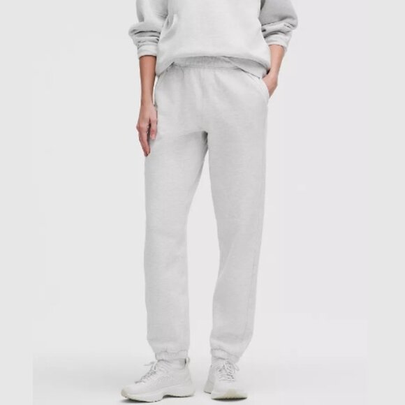 Women's Size Small Lululemon Scuba Mid-Rise Oversized Jogger - Picture 1 of 6
